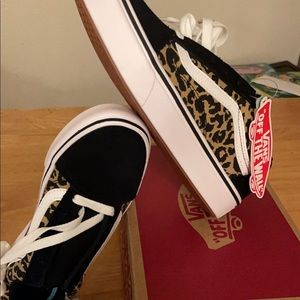 These are brand New Vans in a size 3 in Girls
